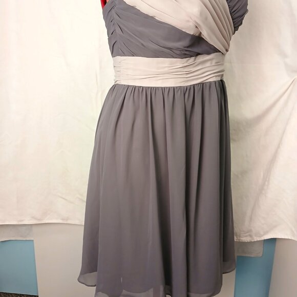 Flowy Dress with Light Grey Contrast Sash - Picture 4 of 7